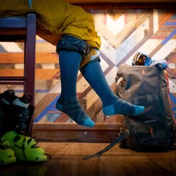 Darn Tough Women's RFL Ultra-Light Ski Socks -The Raceplace Shop 2023 Darn Tough WMN RFL UL Ski Sock TEAL 3